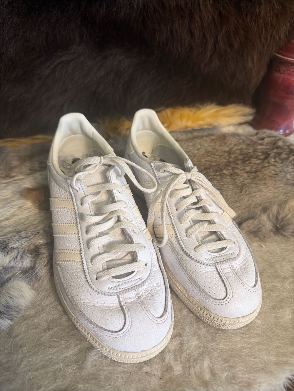 Adidas sneakers 6.5 (1600)